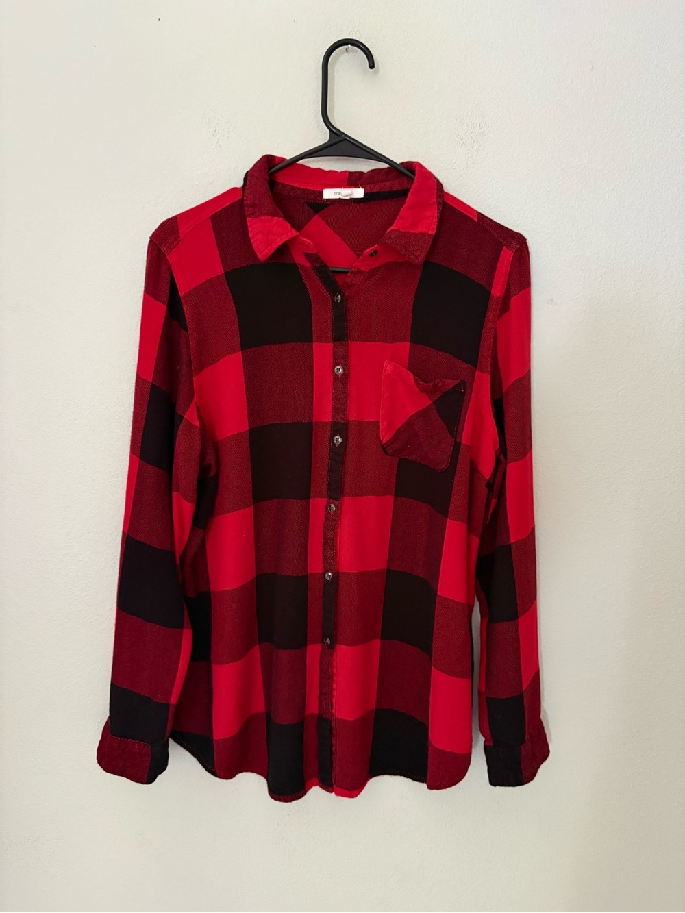 Maurices Red Buffalo Plaid Button Back Flannel Shirt Size L Rayon Roll Tab Cozy